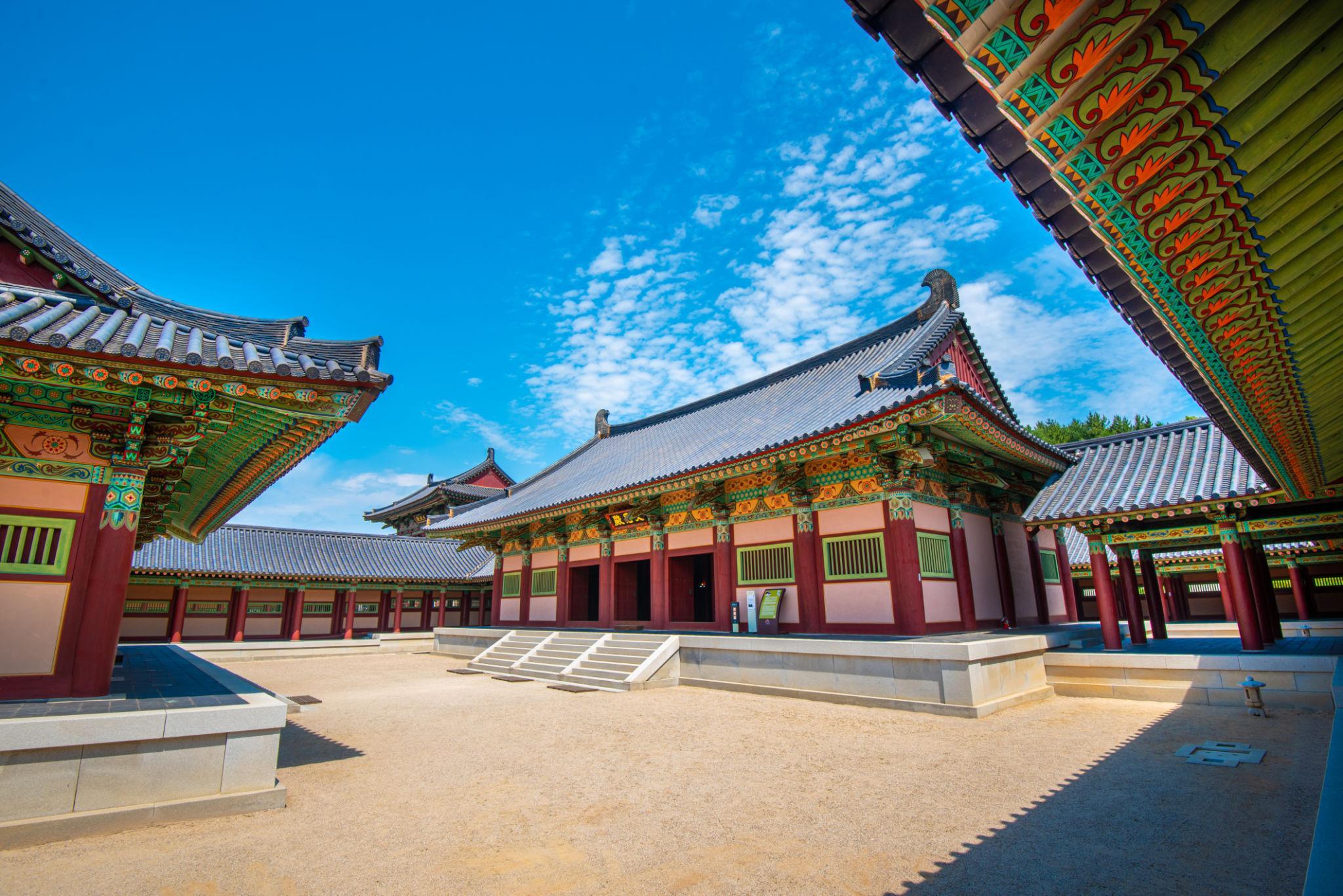 Royal Heritage and Grand Palace Scenery